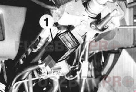 bmw 7 series from 1982 turn warning relay
