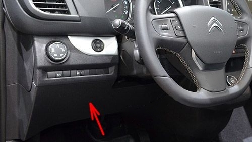 The location of the fuses in the passenger compartment (LHD): Citroen SpaceTourer / Dispatch / Jumpy (2016, 2017, 2018-...)